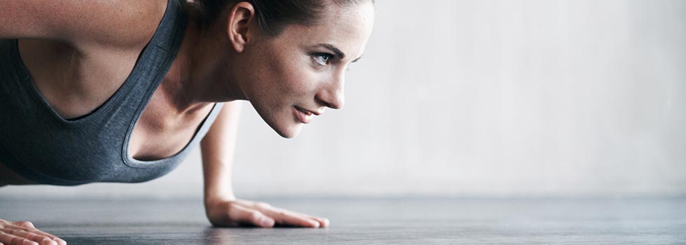 Ist mein Workout zu Hause unfallversichert? Rechtstipps der ARAG Versicherung