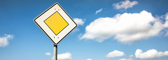 Vorfahrt genommen? Diese Regeln gelten neben rechts vor links Vorfahrt genommen? Diese Regeln gelten neben rechts vor links